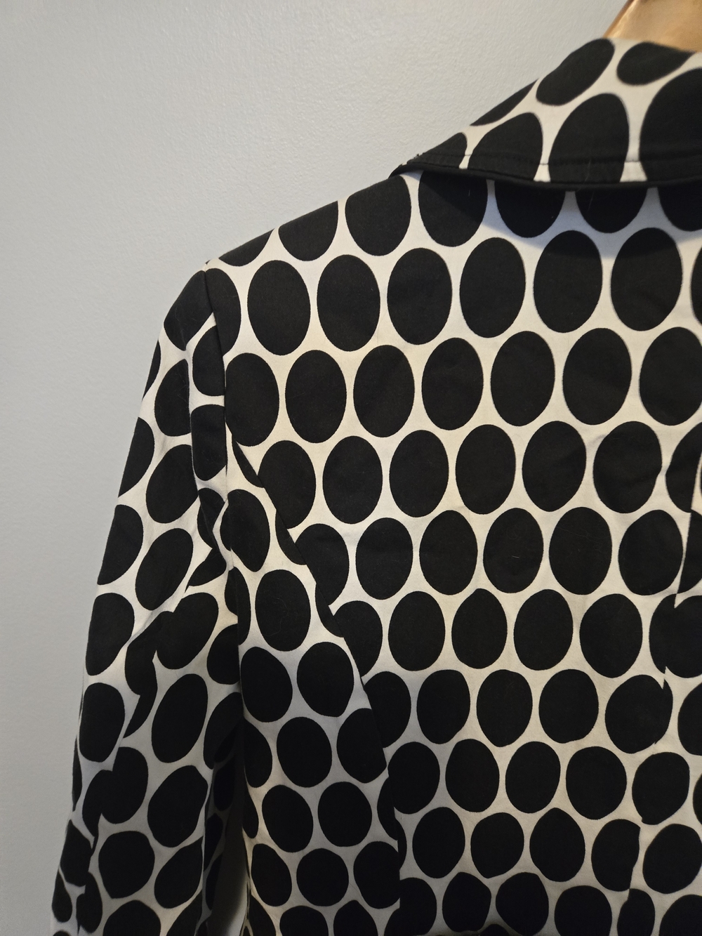 Peter Nygard Black and White Polka Dot Trench Coat - Picture 10 of 10